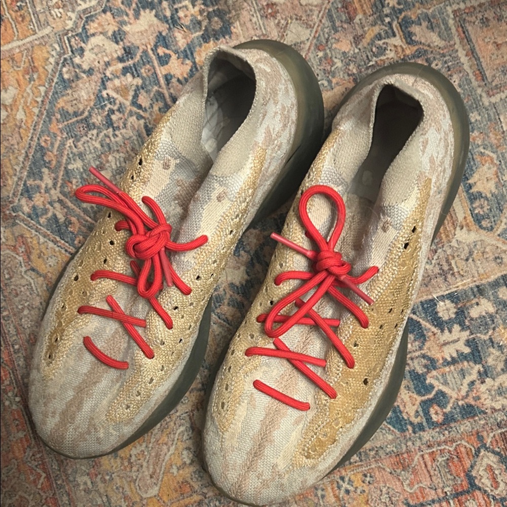 Adidas Yeezy Boost authentic